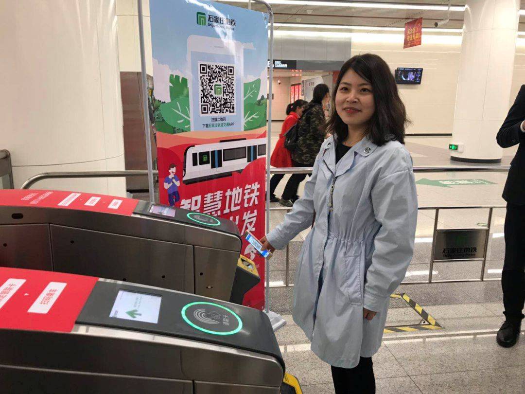 人行通道閘機(jī)掃碼通行.jpg